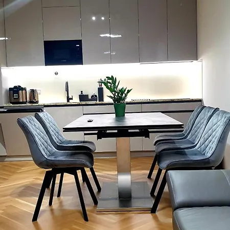 Smichov City Apartments Prag Exterior foto