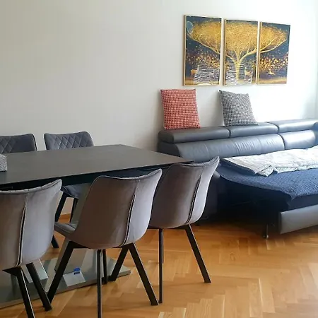 Smichov City Apartments Prag Exterior foto